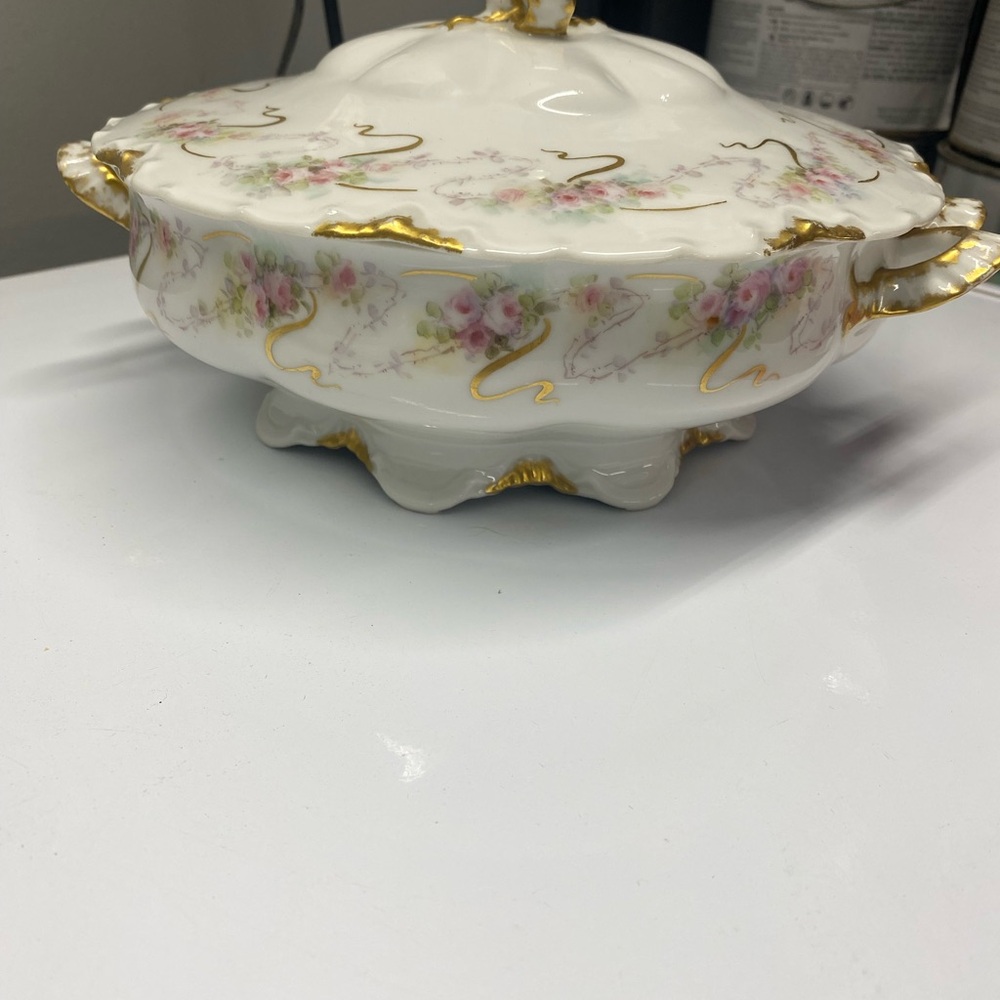 Elegant Floral Porcelain Tureen with Gold Accents